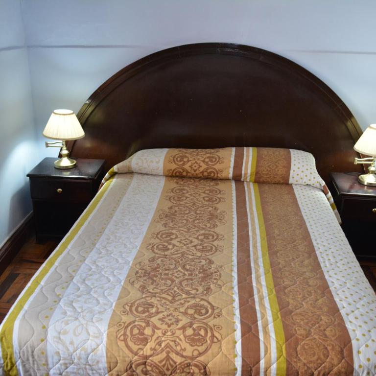 Hostal Juana de Arco - Habitación Doble Económica con baño privado - 5