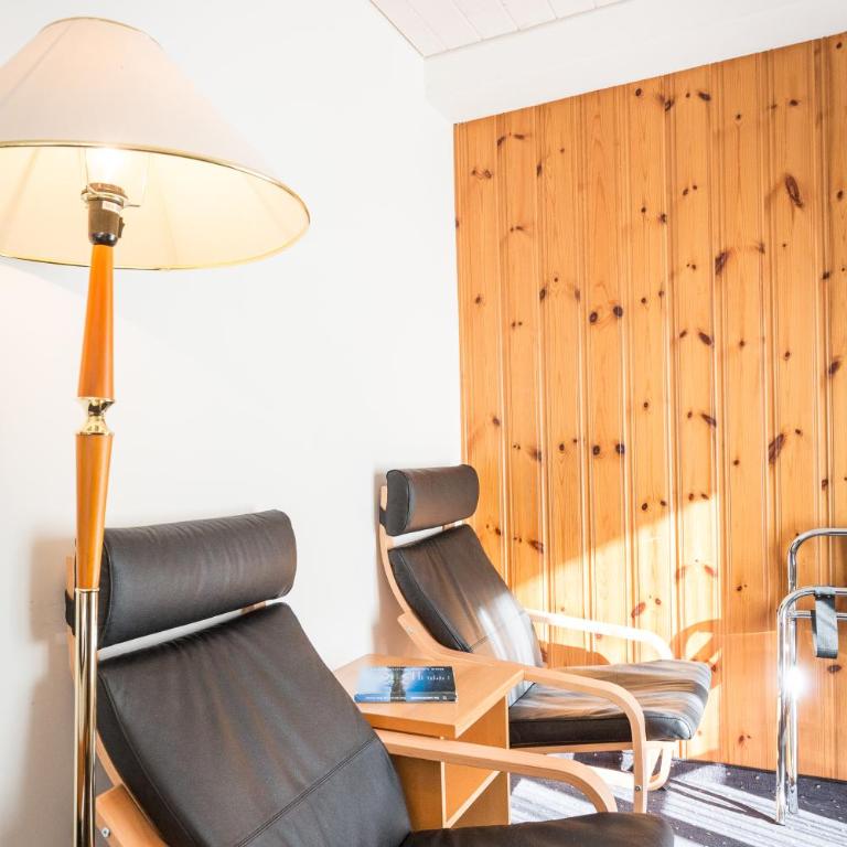 Hotel Oberland - Doppelzimmer mit Balkon und Bergblick - 7