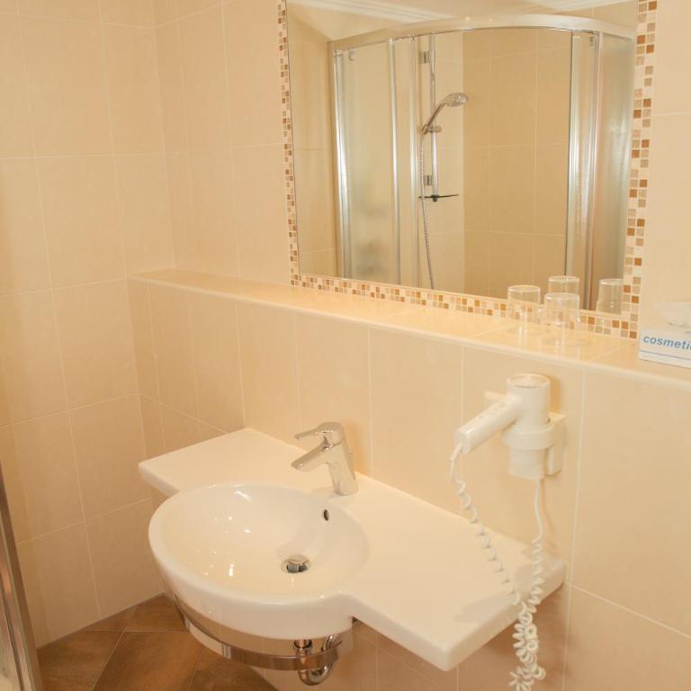 Hotel Garni Ehrenreich - Apartment mit 1 Schlafzimmer und Balkon - 4