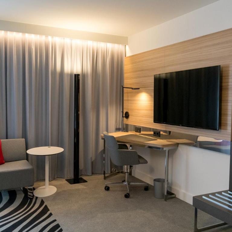 Novotel München City - Superior Business Zimmer - 10