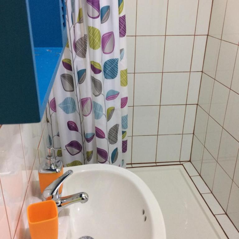 Hostal Maison de la Mer - Quadruple Room - 6