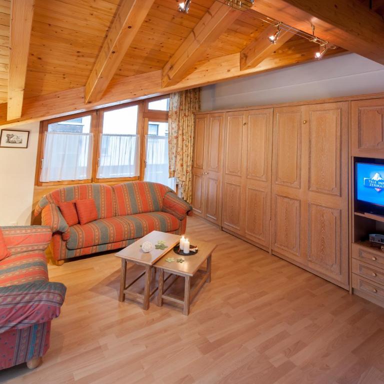 Apartments Zermatt Paradies - Apartment mit 2 Schlafzimmern Ost-Süd-Dachgeschoss - 2