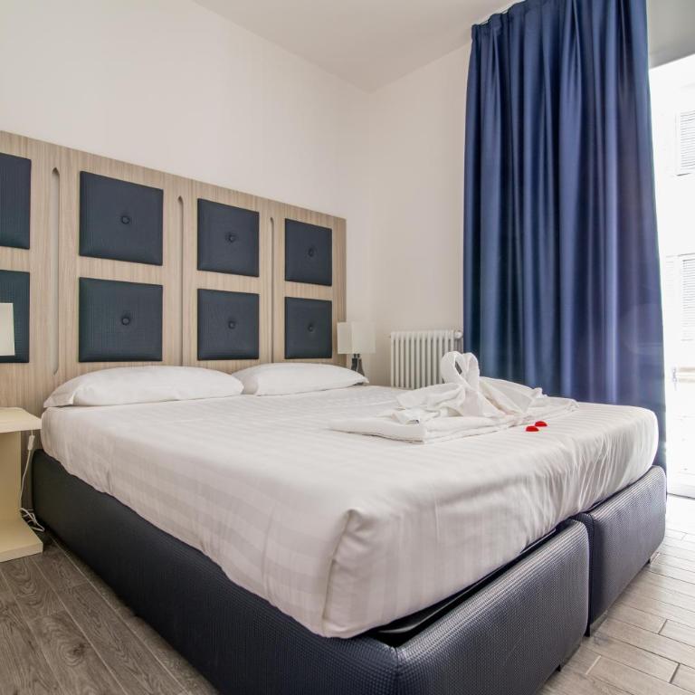 Vatican Relais Rome - Camera Matrimoniale Superior con Letto Supplementare e Balcone - 3