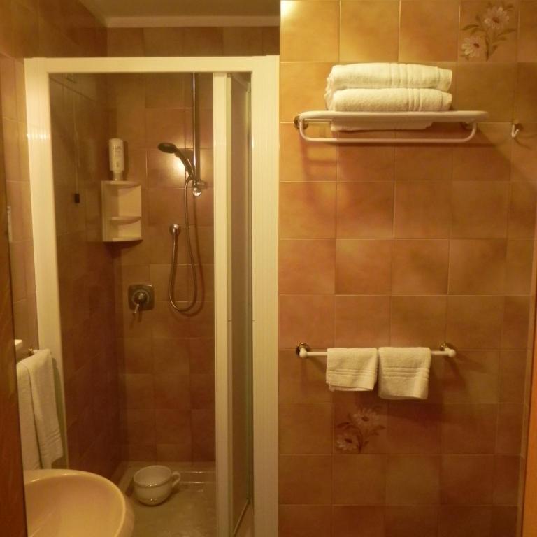 Hotel Italia - Camera Matrimoniale - 5