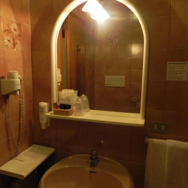 Hotel Italia - Camera Matrimoniale - 6
