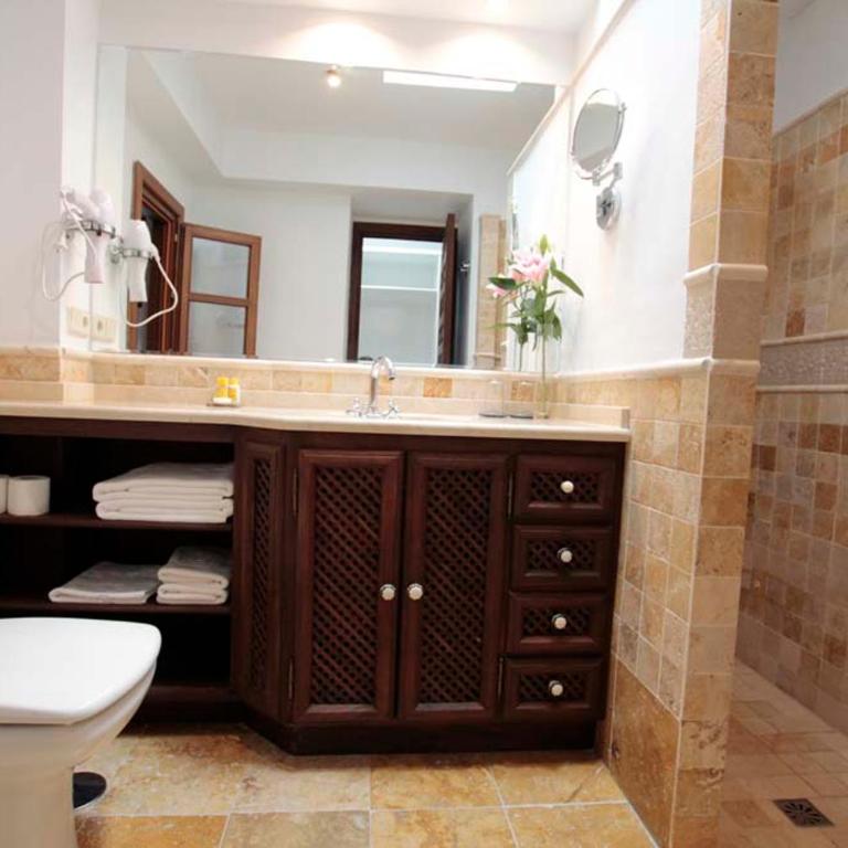 Entre Dos Aguas Hotel Boutique - Suite Junior con balcón - 13