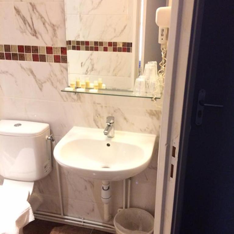 Hotel Les Arcades - Chambre Lits Jumeaux Standard - 4