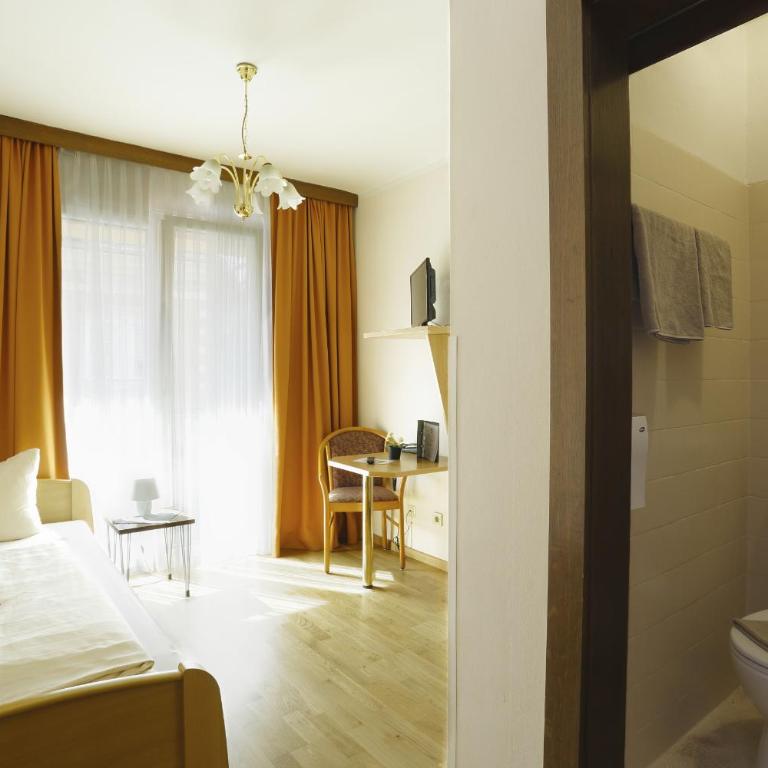Alpen.Adria.Stadthotel - Einzelzimmer mit Balkon - 1
