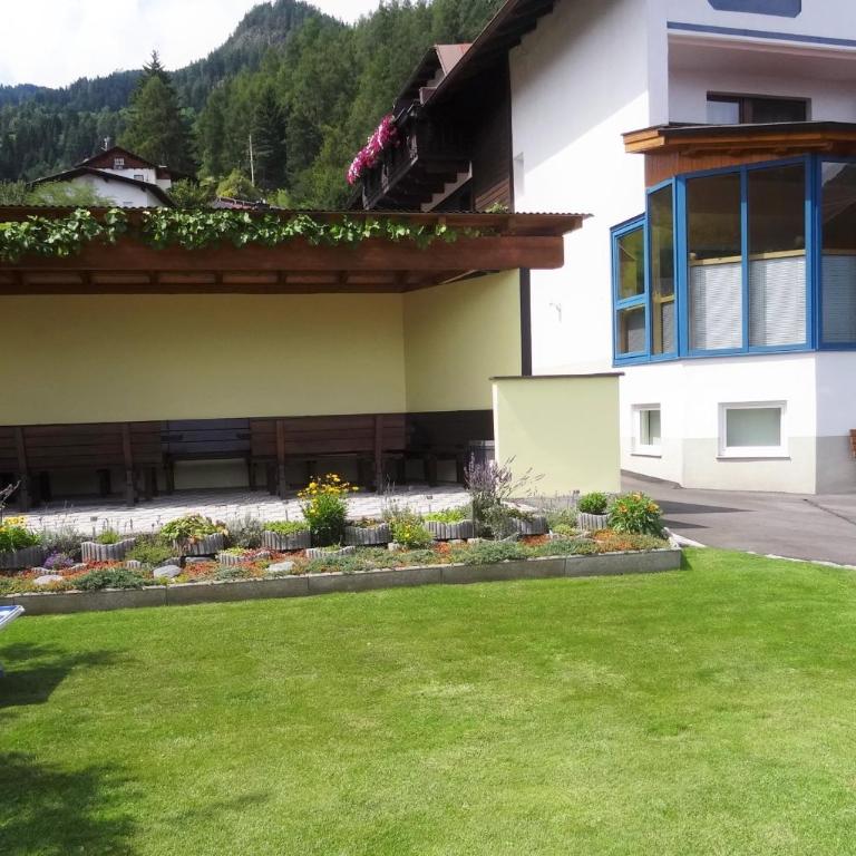 Pension Schöpf - Doppelzimmer mit Balkon - 15