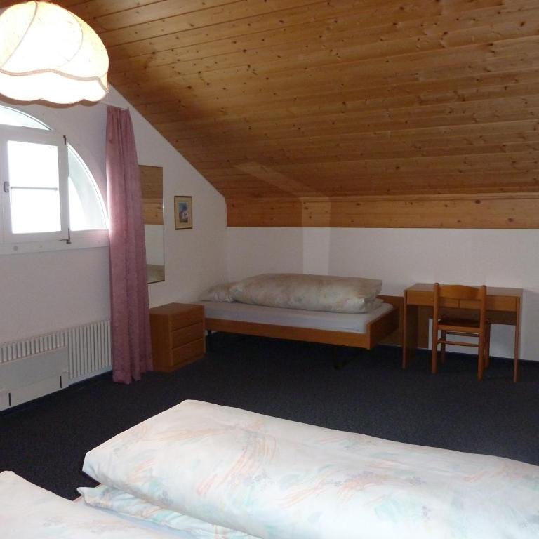 Berghaus Männlichen - Vierbettzimmer mit eigenem Bad - 12