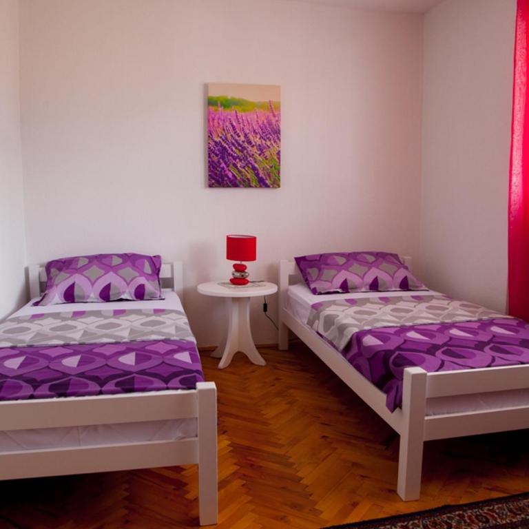 Lavender House - Apartment with Garden View - 12