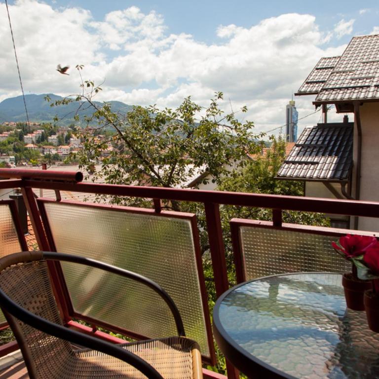 Lavender House - Apartment with Garden View - 17