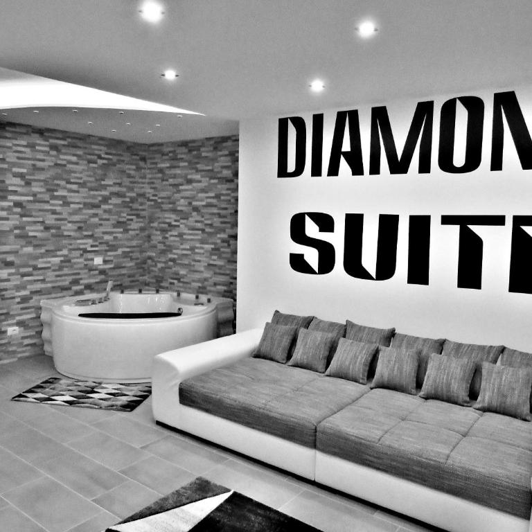 Diamond Suite Verona - King Suite with Spa Bath - 45