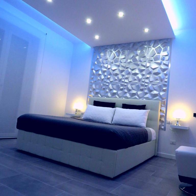 Diamond Suite Verona - King Suite with Spa Bath - 39
