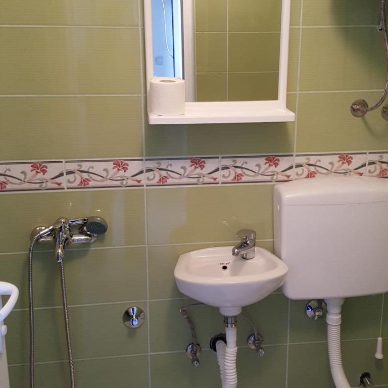 AS MONTENEGRO SUITES - Trokrevetna Soba sa Sopstvenim Kupatilom - 6