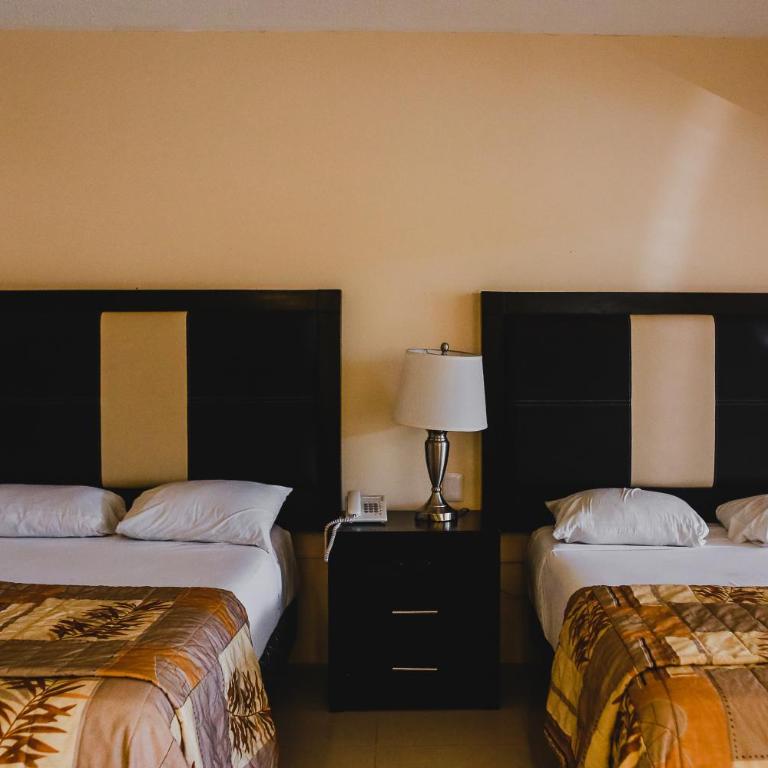 Hotel Plaza Mirador - Deluxe Double Room with Two Double Beds - 7