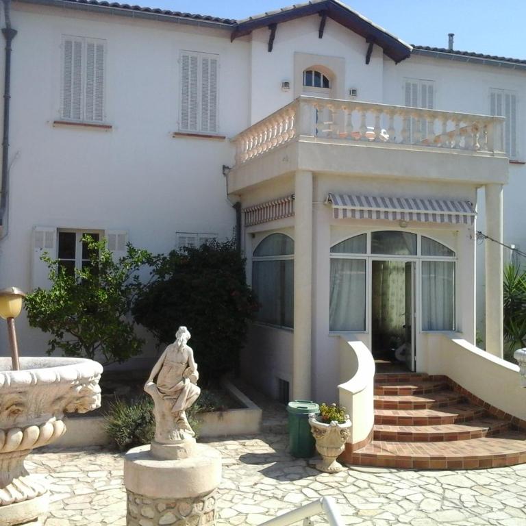 Meublé Tourisme - Apartment - 9