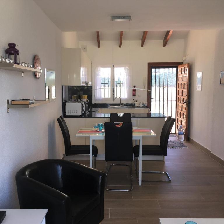 Vista Bahia II Apartments- top floor with balcony views & ground floor with garden and BBQ - Apartment with Sea View - 28
