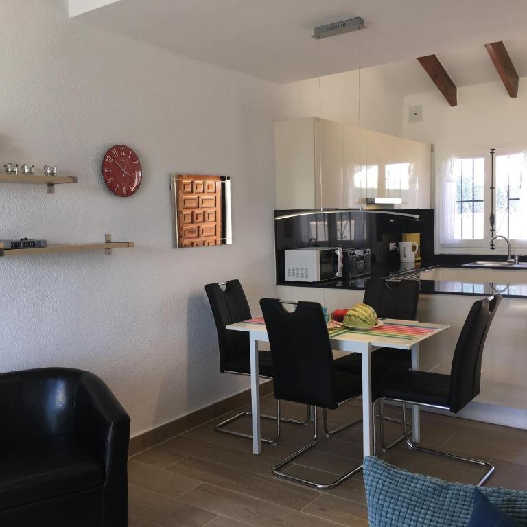 Vista Bahia II Apartments- top floor with balcony views & ground floor with garden and BBQ - Apartment with Sea View - 27