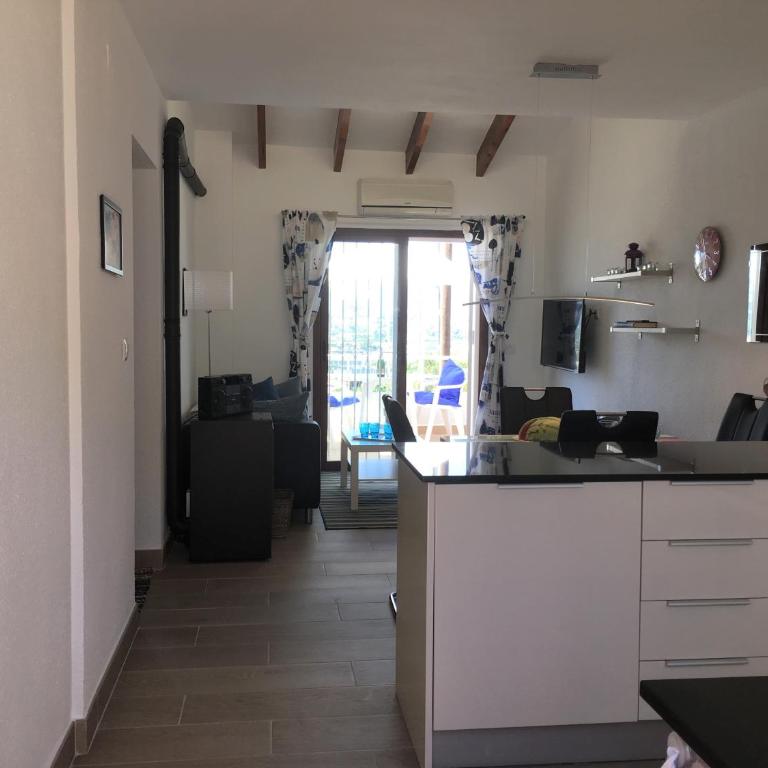 Vista Bahia II Apartments- top floor with balcony views & ground floor with garden and BBQ - Apartment with Sea View - 25