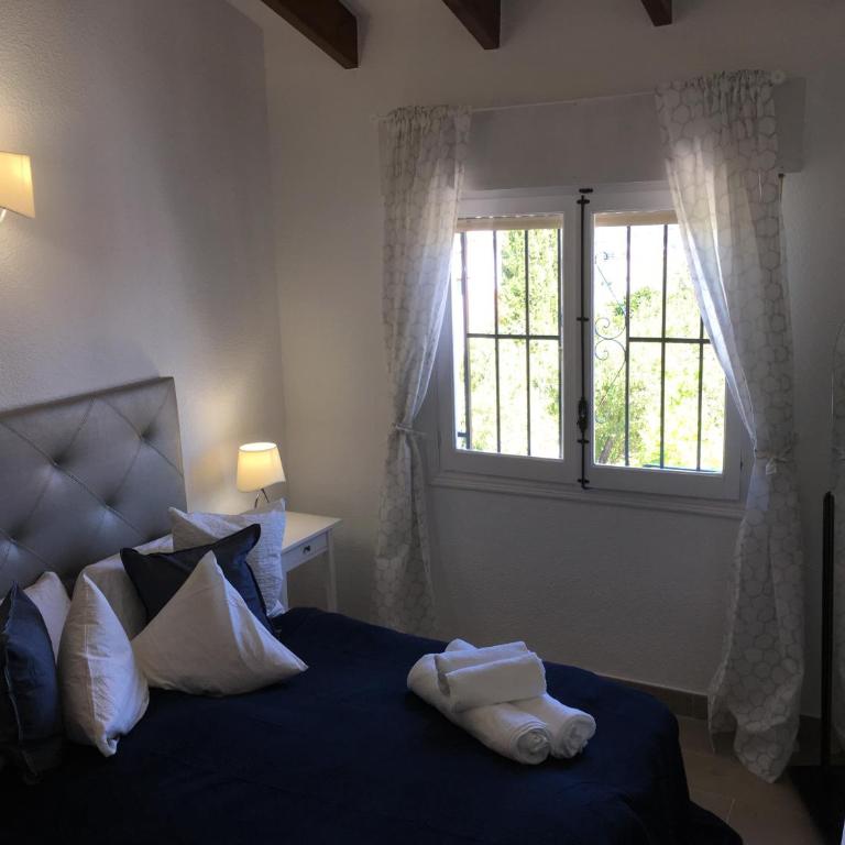 Vista Bahia II Apartments- top floor with balcony views & ground floor with garden and BBQ - Apartment with Sea View - 42