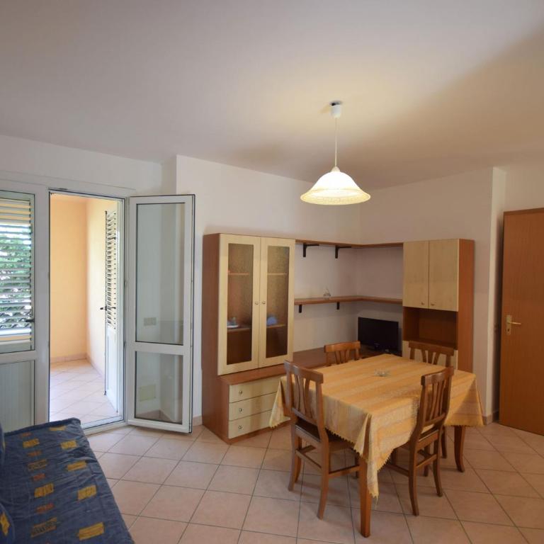 Timpi Russi Coastal Home - Two-Bedroom Holiday Home - 10
