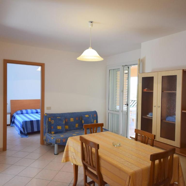 Timpi Russi Coastal Home - Two-Bedroom Holiday Home - 2