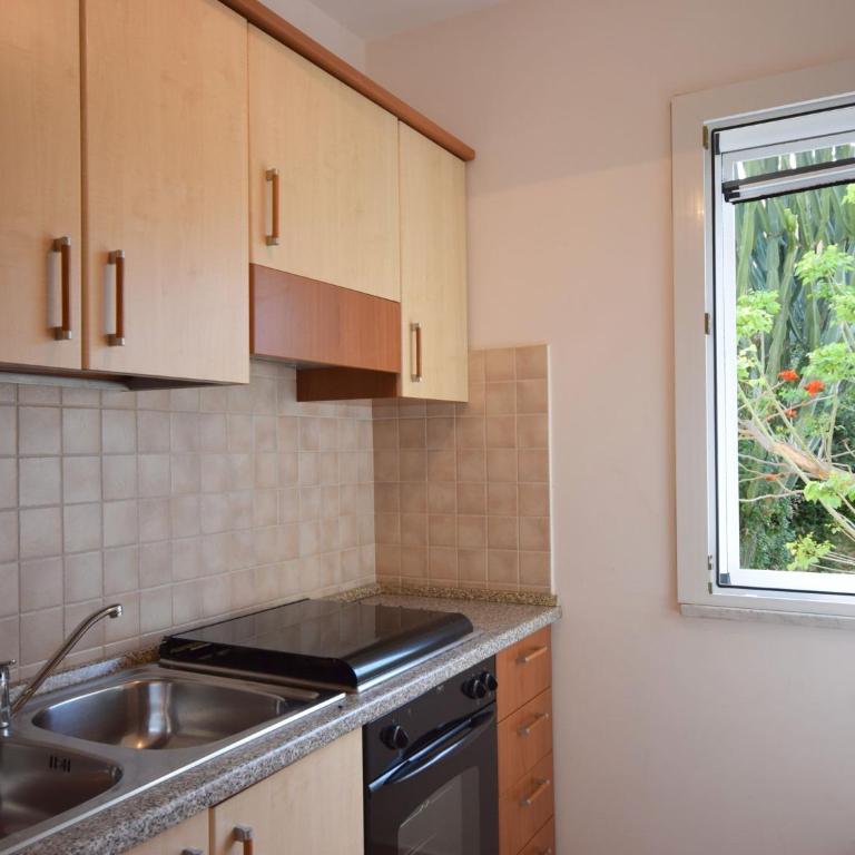 Timpi Russi Coastal Home - Two-Bedroom Holiday Home - 4