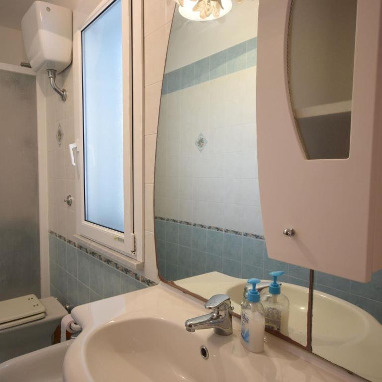 Timpi Russi Coastal Home - Two-Bedroom Holiday Home - 18