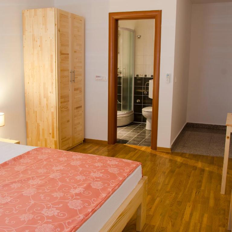 Villa Sky - Dvokrevetna Soba sa Bračnim Krevetom i Balkonom - 5