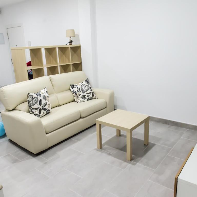 Apartamento cerca de la Playa y el Centro - Apartment - Ground Floor - 5