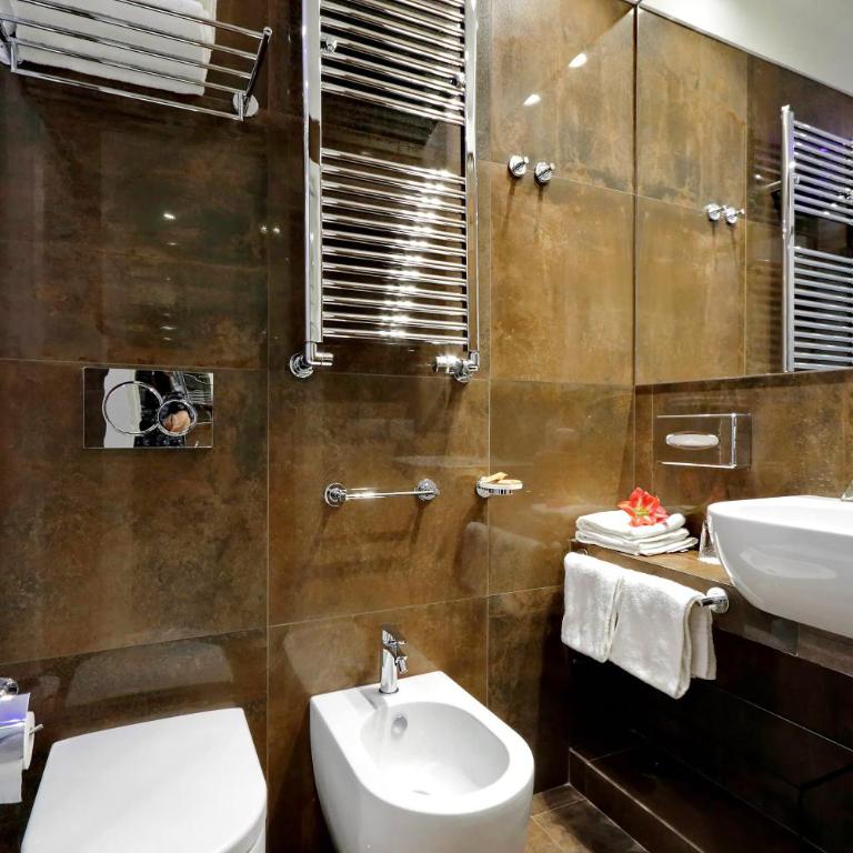 Piazza Venezia Grand Suite - Deluxe Double or Twin Room with City View - 6