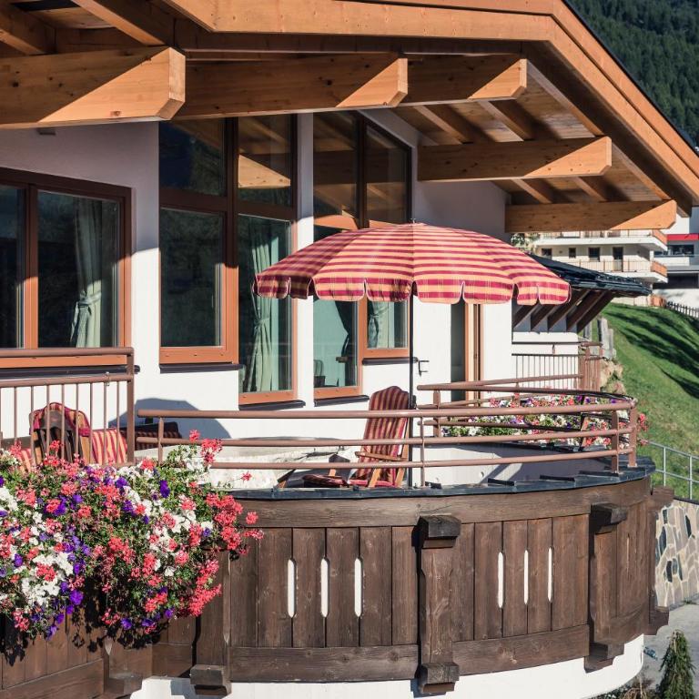 Leni Mountain Appartements - Apartment mit Balkon - 8
