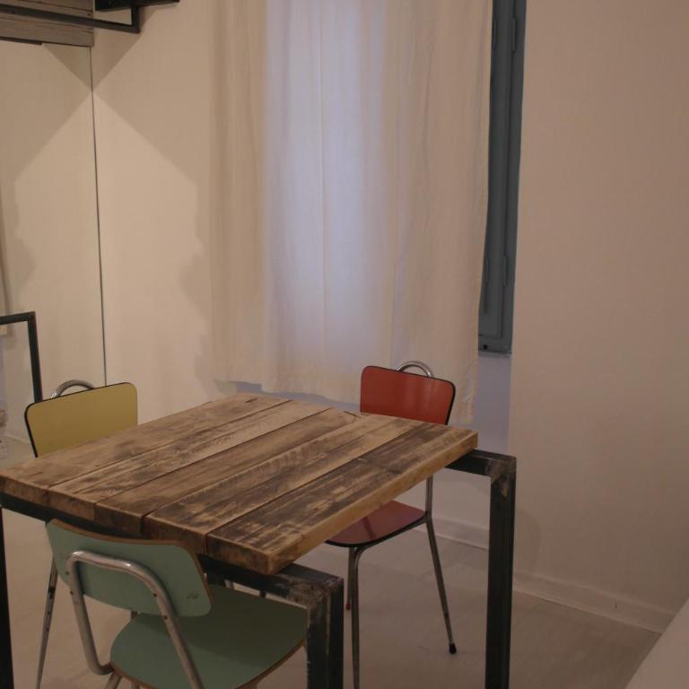 My Eco Rooms Olbia - Camera Tripla con Bagno Privato Esterno - 7