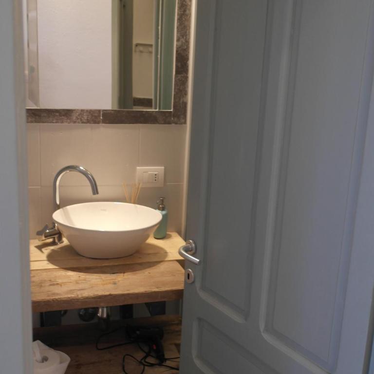 My Eco Rooms Olbia - Camera Tripla con Bagno Privato Esterno - 15