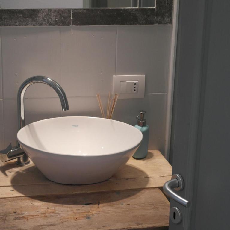 My Eco Rooms Olbia - Camera Tripla con Bagno Privato Esterno - 16