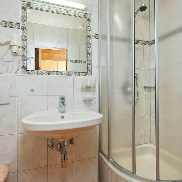 Fremdenpension Alpenruhe - Doppelzimmer - 10