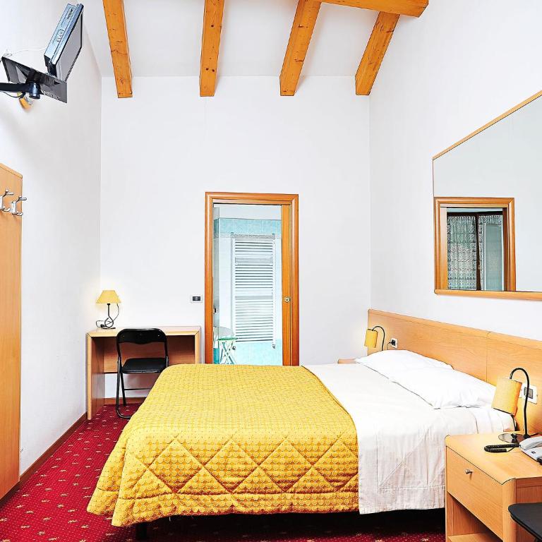Hotel Doria - Comfort Doppel-/Zweibettzimmer - 2