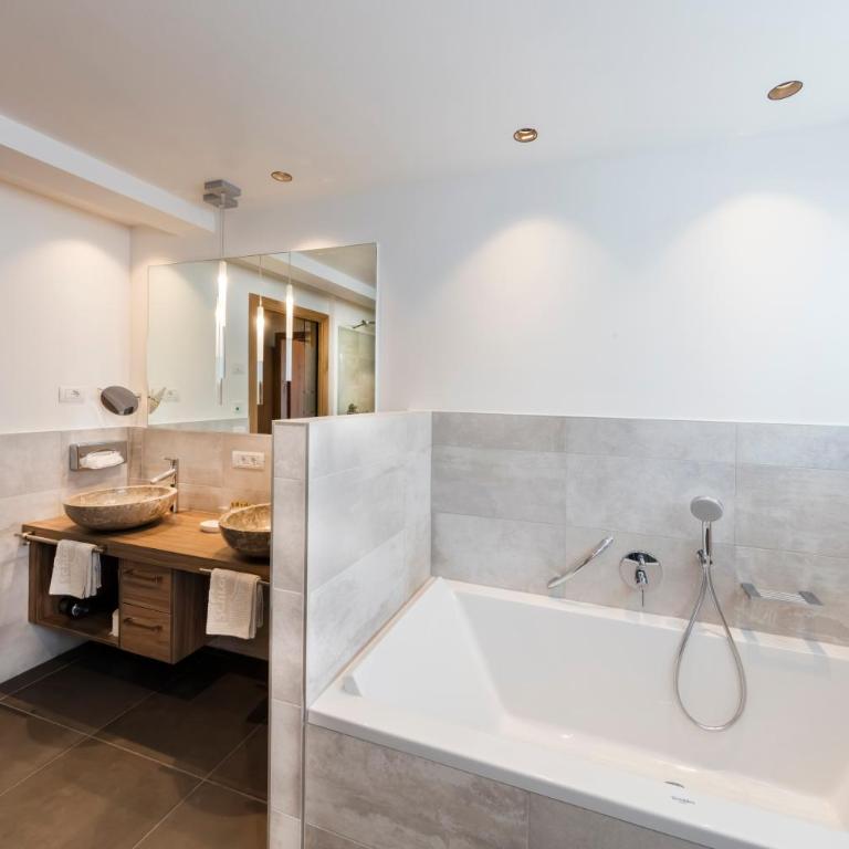 Hotel Schlosswirt - Junior Suite con Sauna - 3