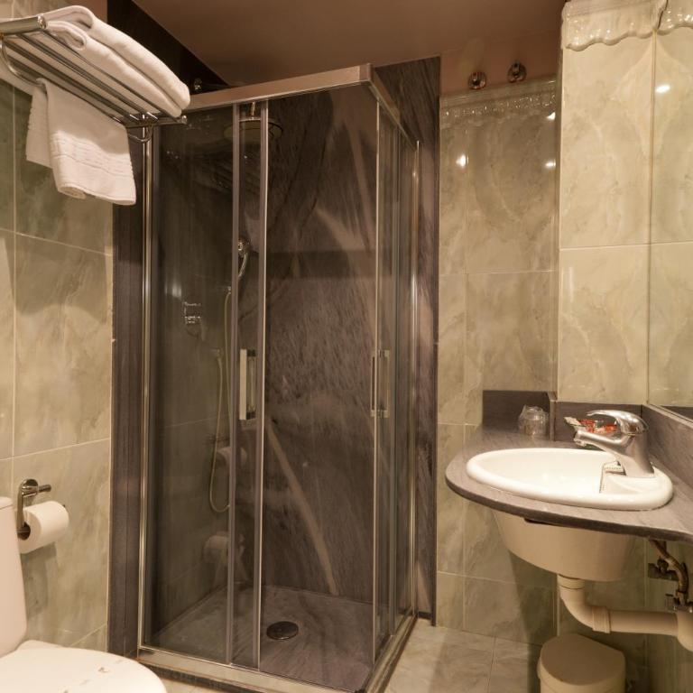 Hotel Vetusta - Habitación Doble Económica - 7