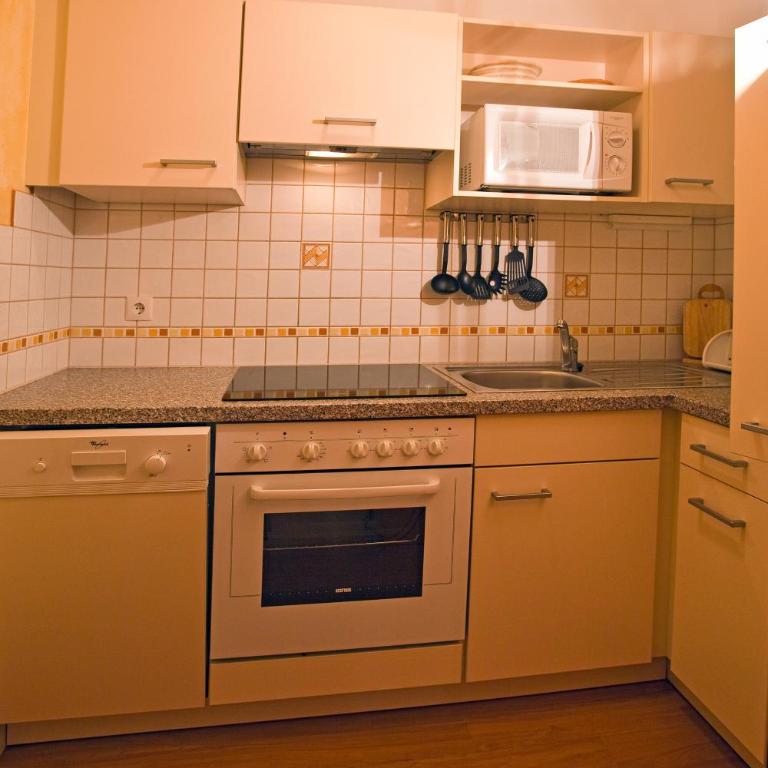 Hotel Garni Tannenhof - Apartment with Terrace - Souterrain - 12