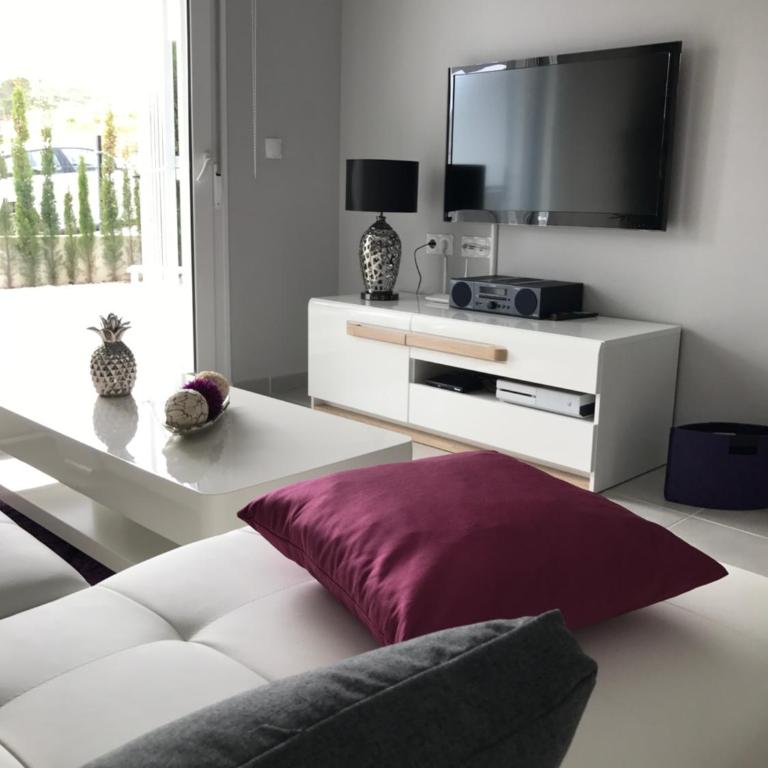 Nova Beach Paradise Apartment - Apartment with Sea View - 24