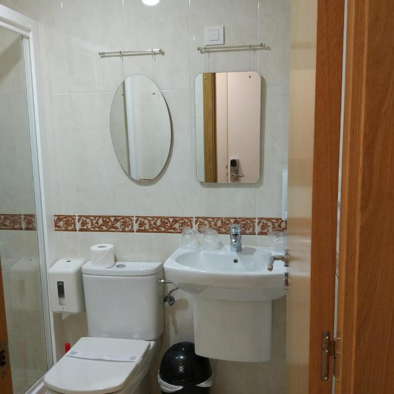 Toctoc Rooms - Habitación Doble Estándar con 2 camas grandes - 1