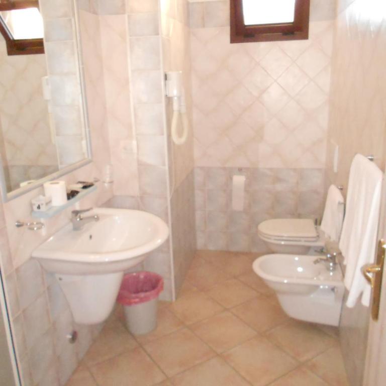 Hotel Tabby - Camera Familiare con Vista Mare - 3