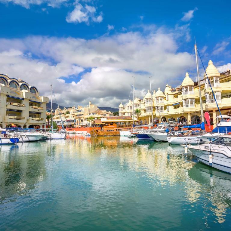 Puerto Marina waterfront apartment - Apartamento con vistas al mar - 1