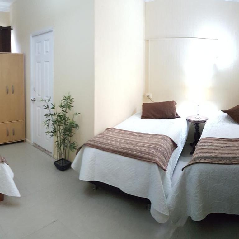 Hostal Del Centro Talca - Habitación Triple Confort con ducha - 2