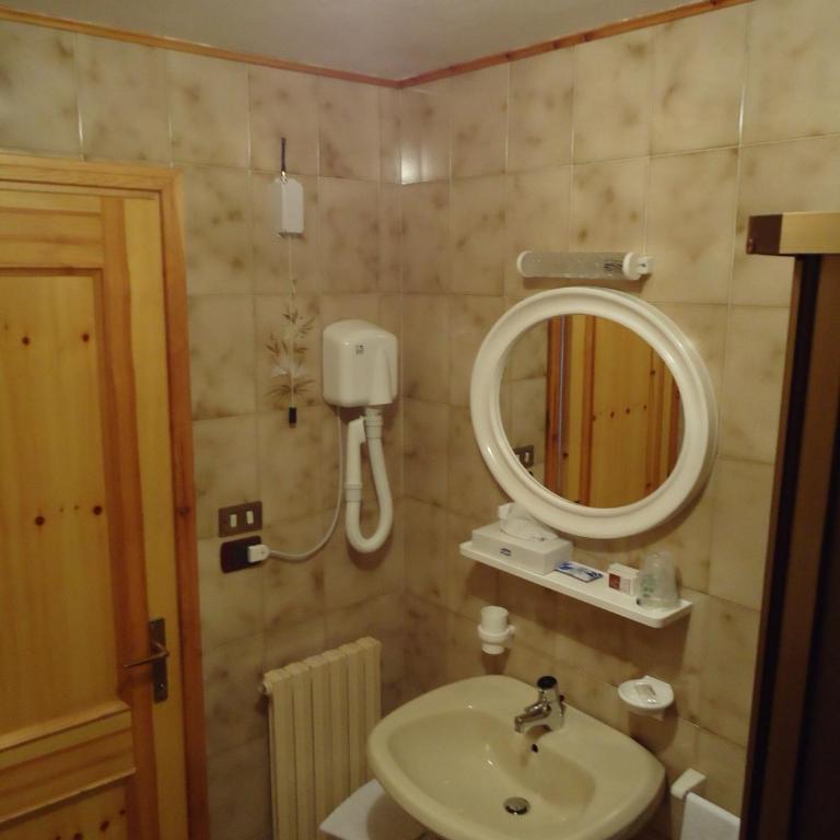 Hotel Pensione Dolomiti - Camera Matrimoniale/Doppia con Letti Singoli - 2