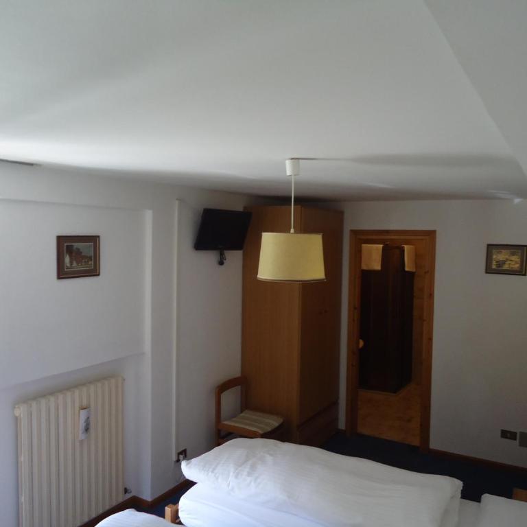 Hotel Pensione Dolomiti - Camera Matrimoniale/Doppia con Letti Singoli - 3