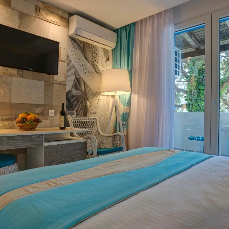 Hotel Aleksandar - Dvokrevetna Soba sa Bračnim Krevetom/Zasebnim Krevetima i Balkonom - 10