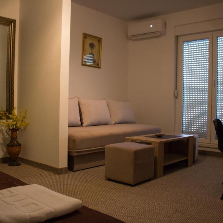 Motel Aura - Apartment with Balcony - 18